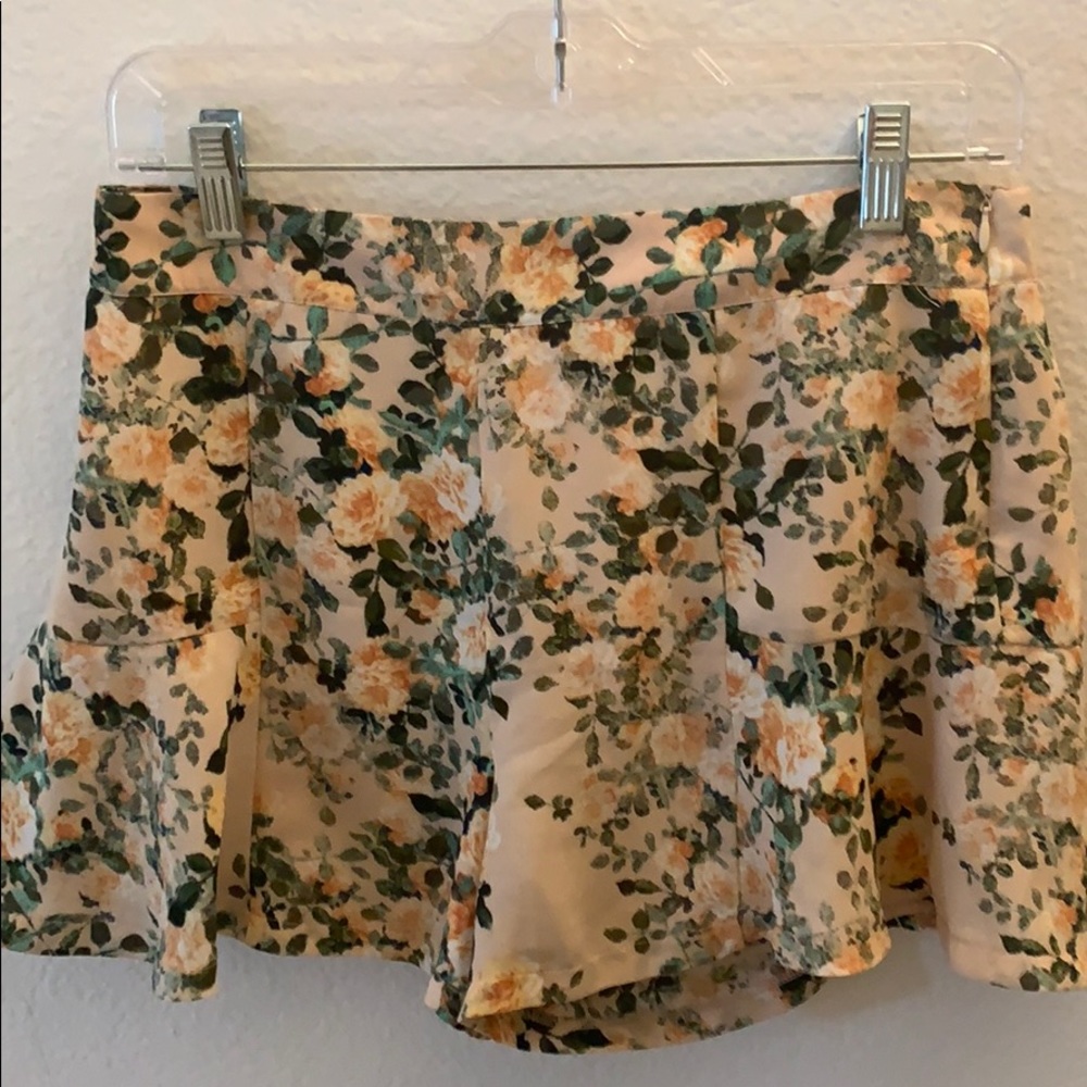 Floral shorts/skirt